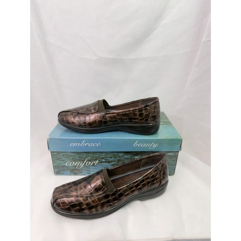 Easy Street Gage Womens 7M Copper Croc Comfort Loafers New In Box Metallic DS